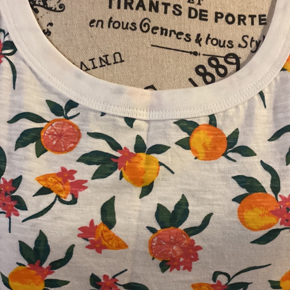 Top - Picture 2 of 4